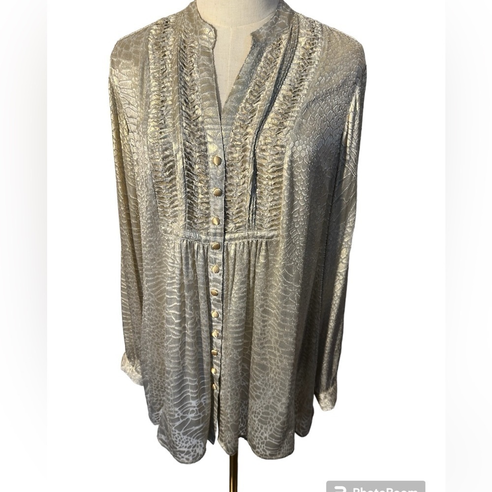 Stunning Chicos Metallic Bohemian Button down tunic